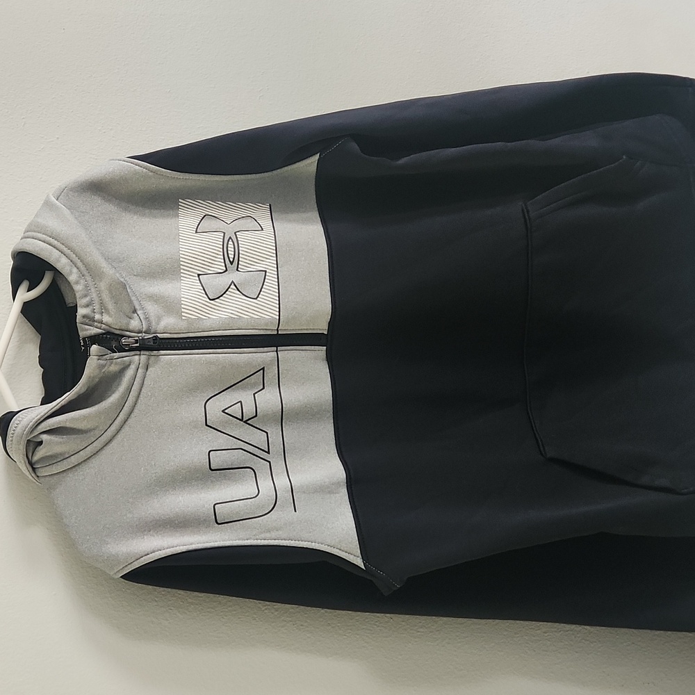 Under Armour Youth half zip hoodie